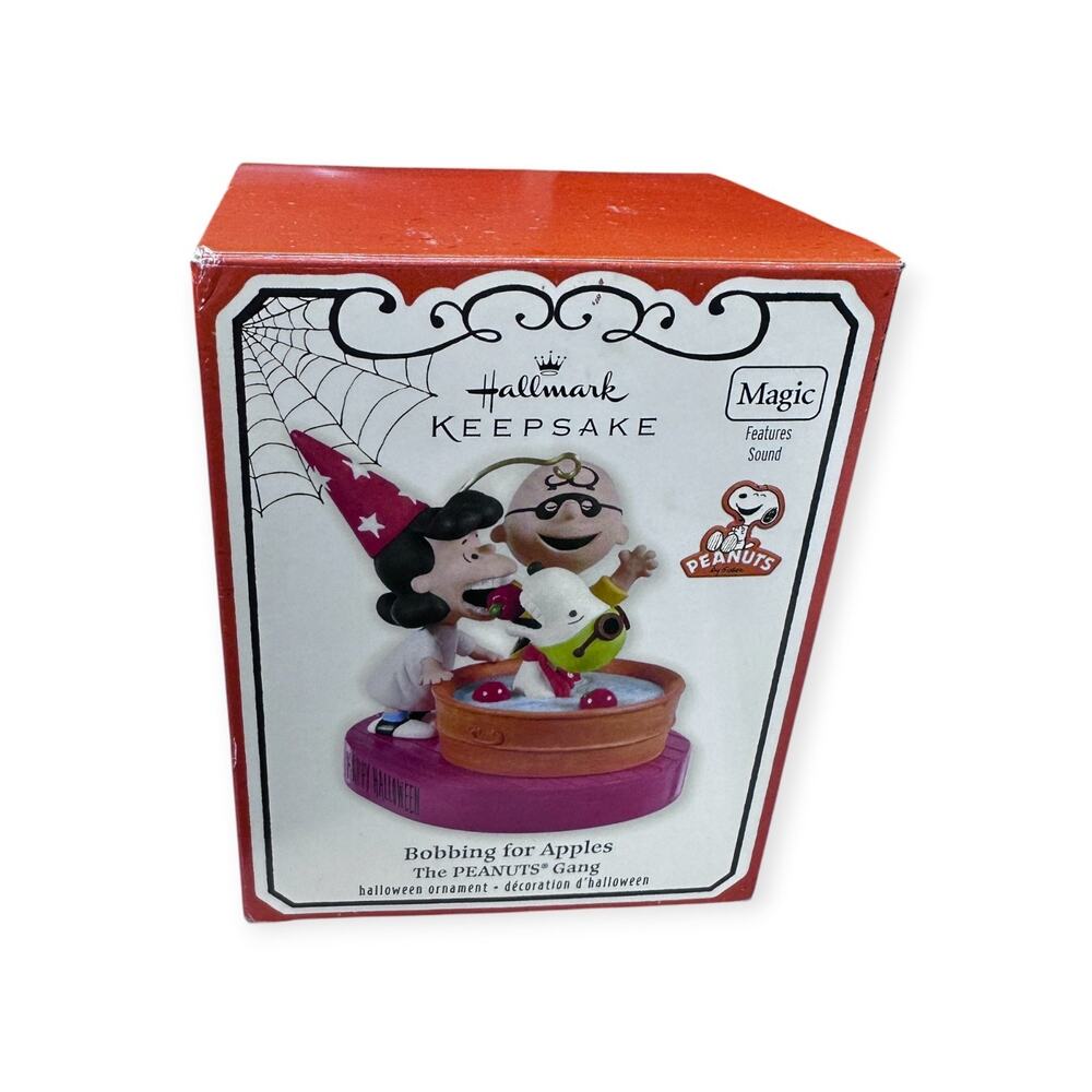 Hallmark Keepsake Peanuts Gang Bobbing for Apples Halloween Ornament